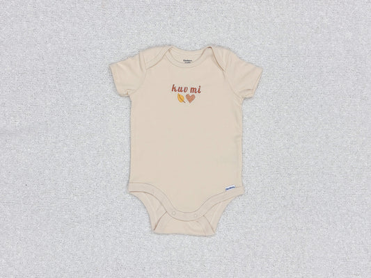 Kuv Mi Nplooj Siab Onesie