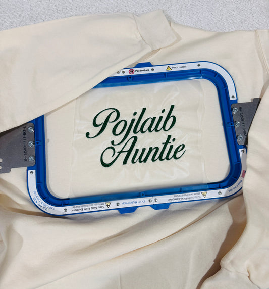 Pojlaib Auntie Crewneck