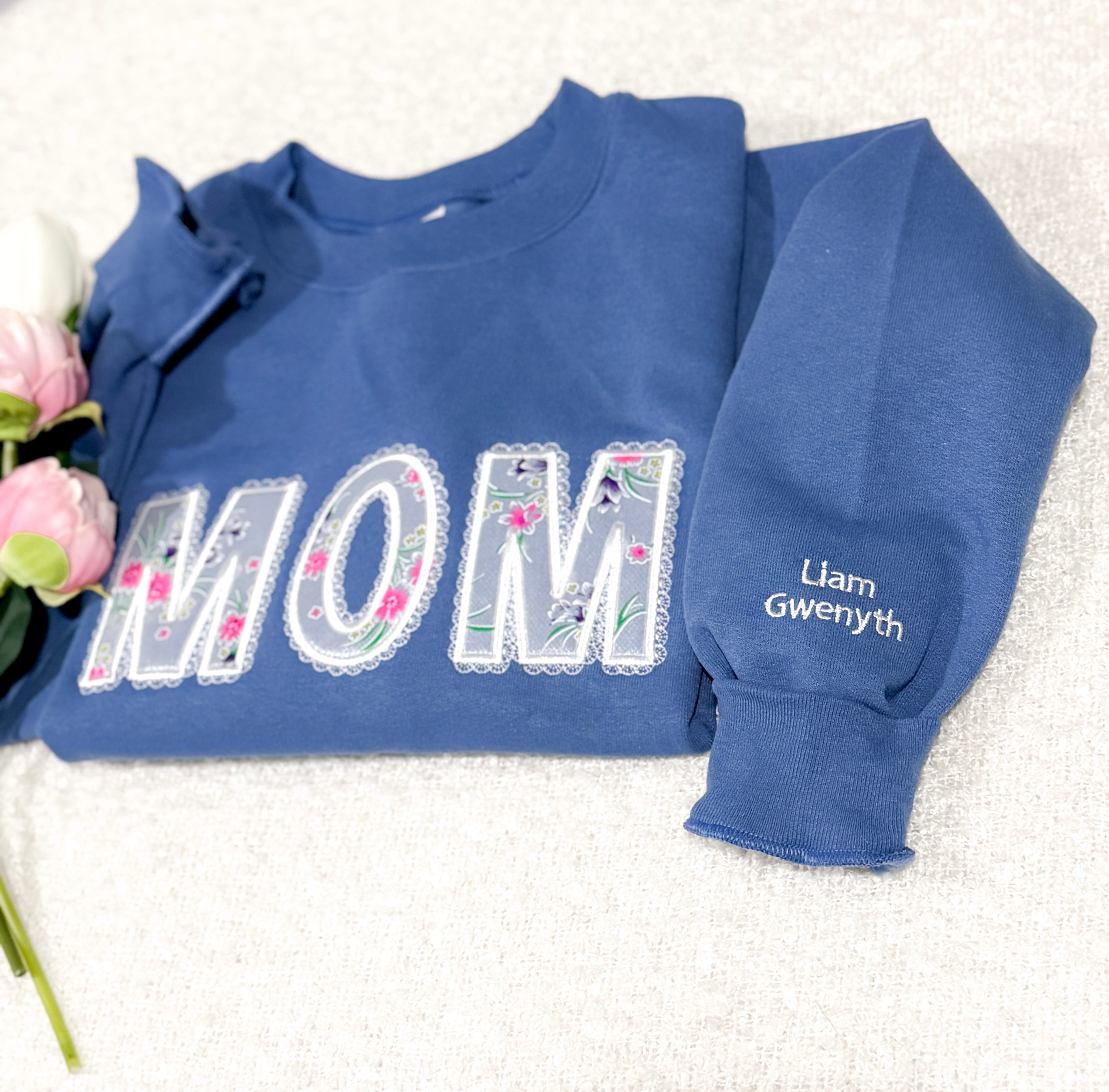 Mom Crewneck - Laced Lettering