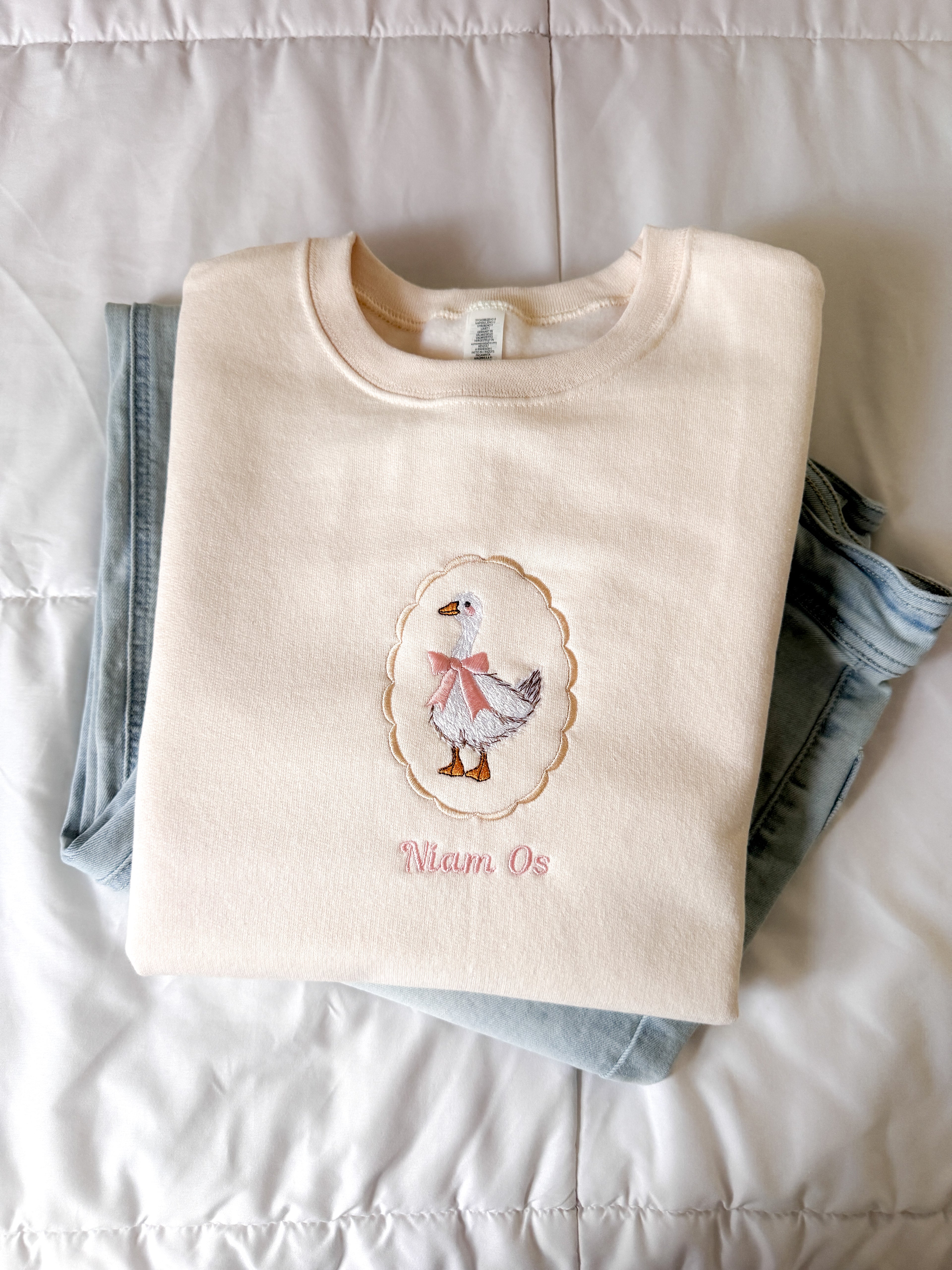 Niam Os (Mother Goose) Crewneck