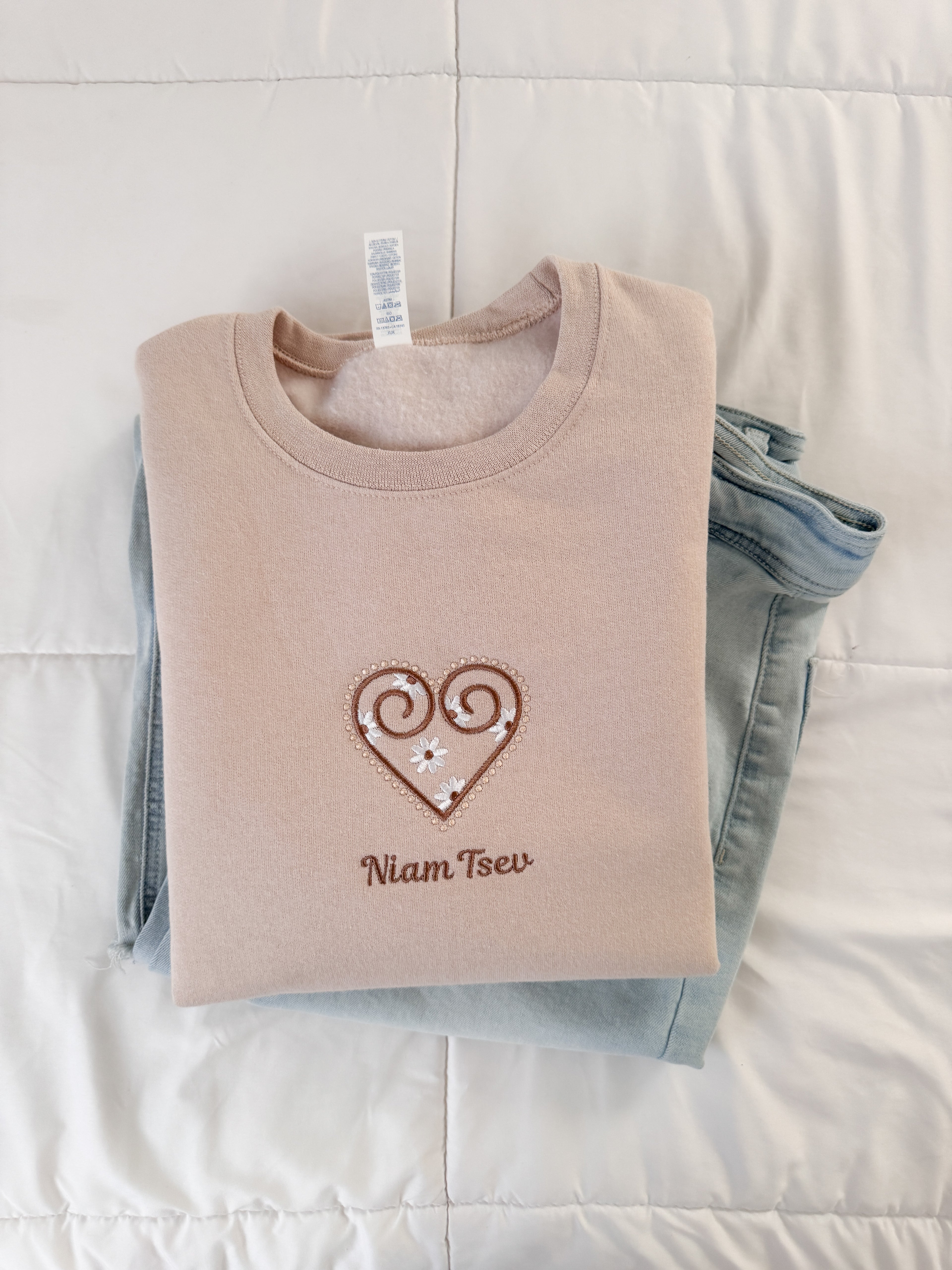 Niam/Nam Tsev Crewneck