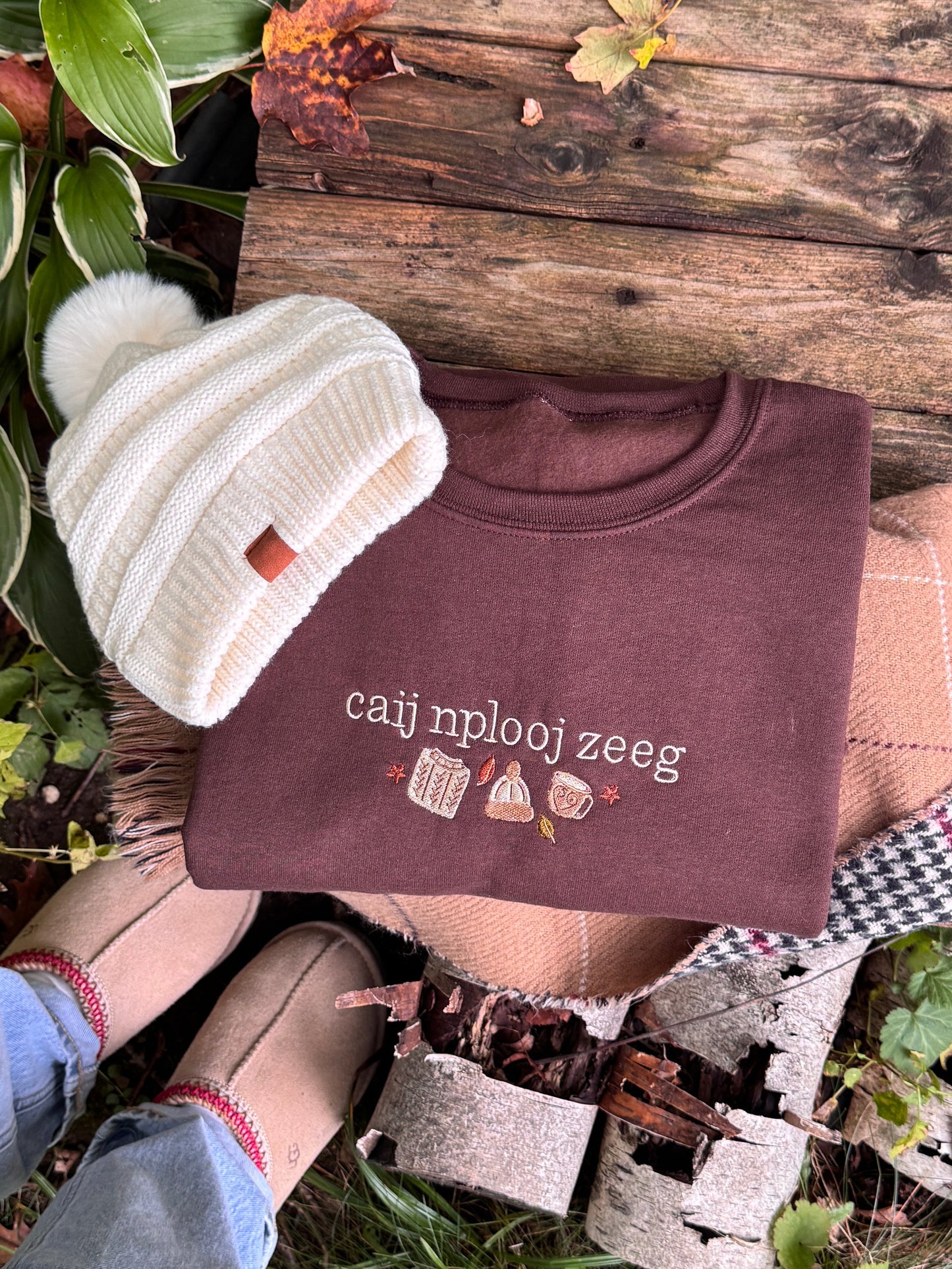 Caij Nplooj Zeeg (Fall) Crewneck