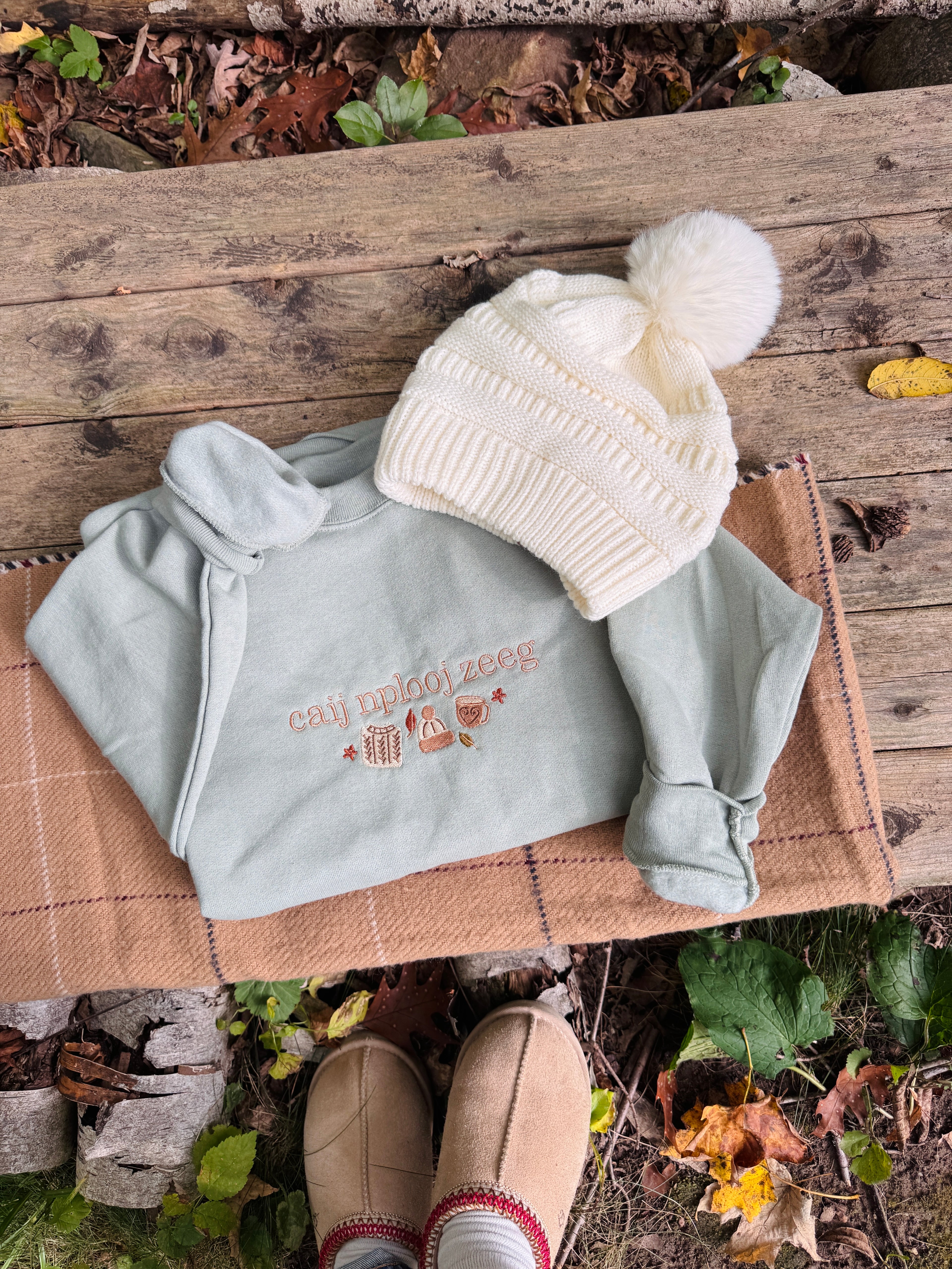 Caij Nplooj Zeeg (Fall) Crewneck