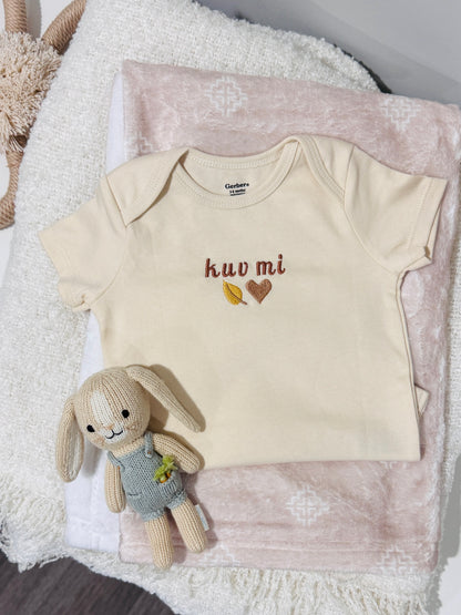 Kuv Mi Nplooj Siab Onesie