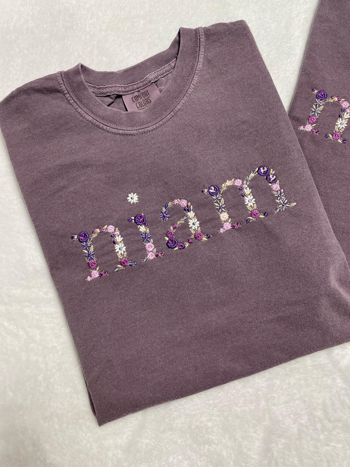 Floral Niam (mama) Embroidered T-shirt