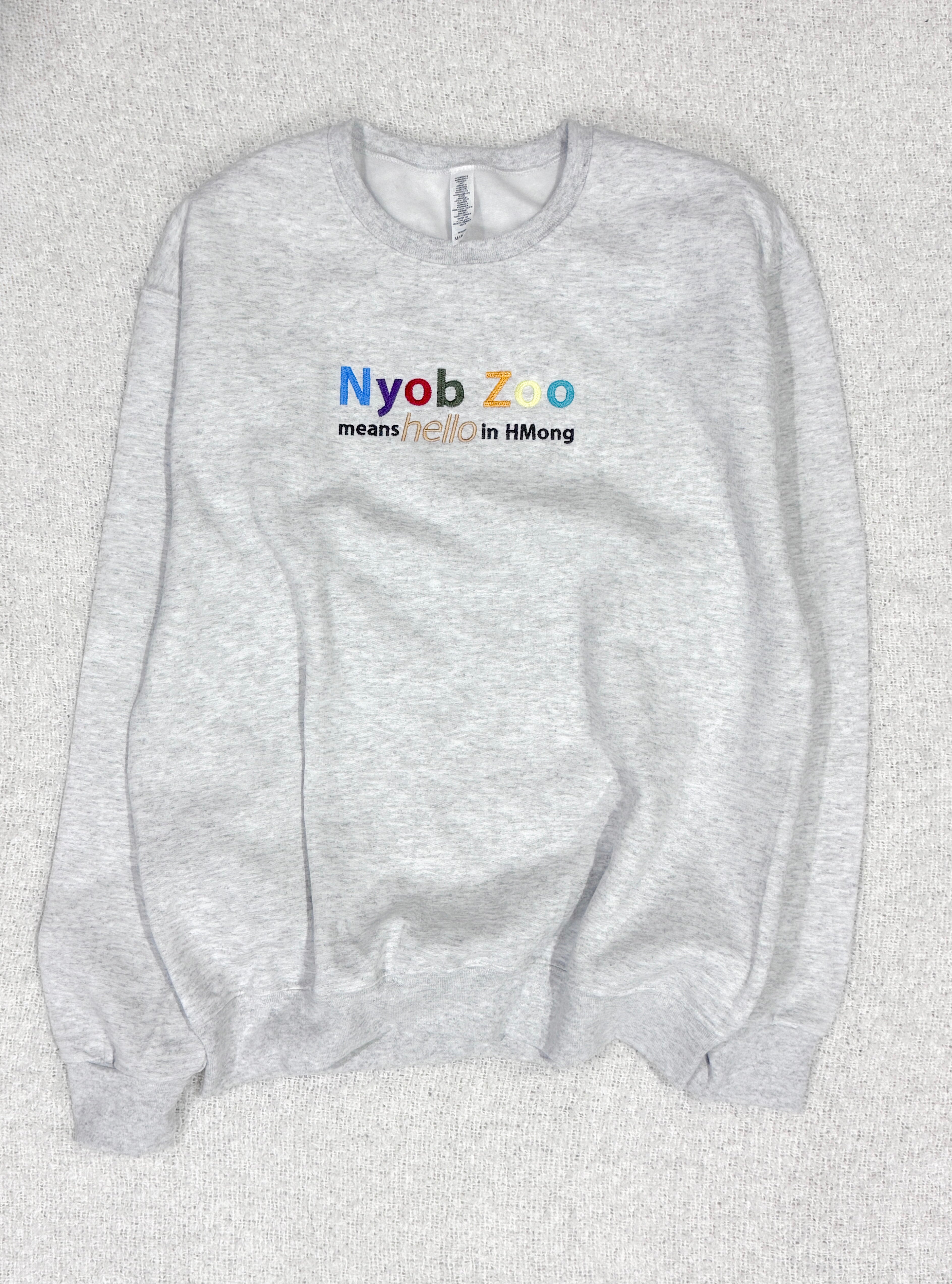 Nyob Zoo Crewneck