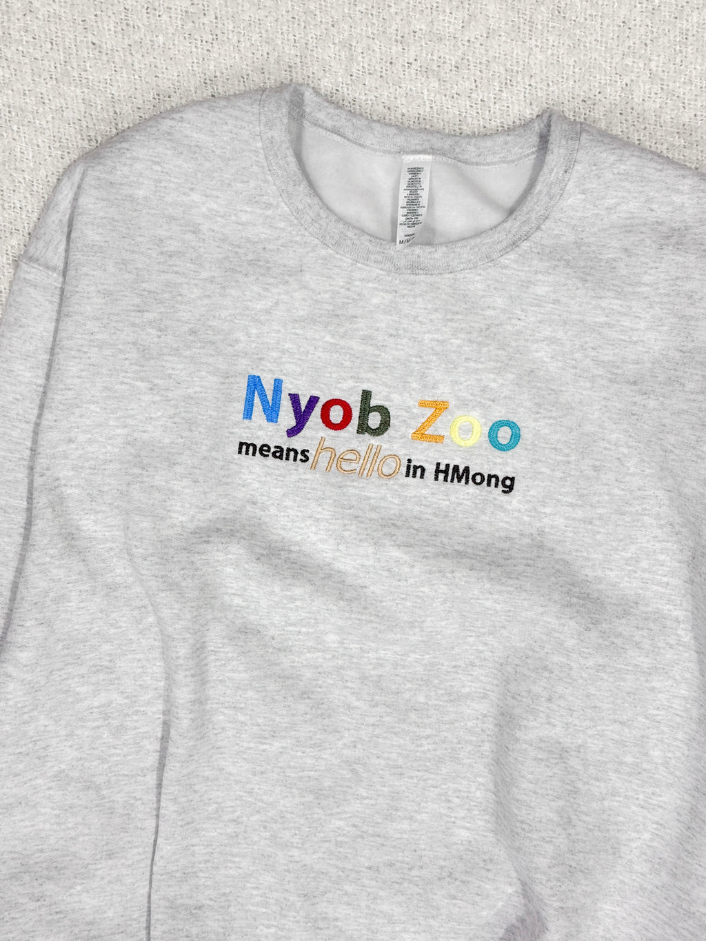 Nyob Zoo Crewneck