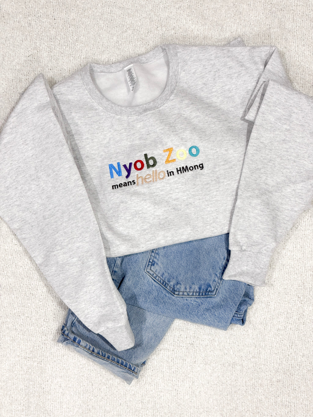 Nyob Zoo Crewneck