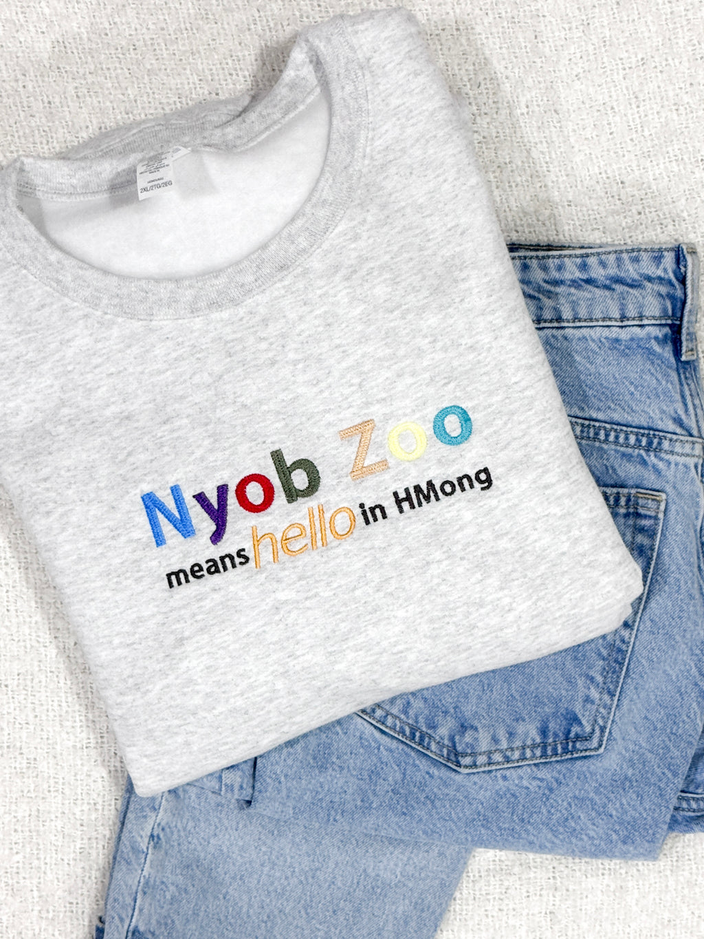 Nyob Zoo Crewneck