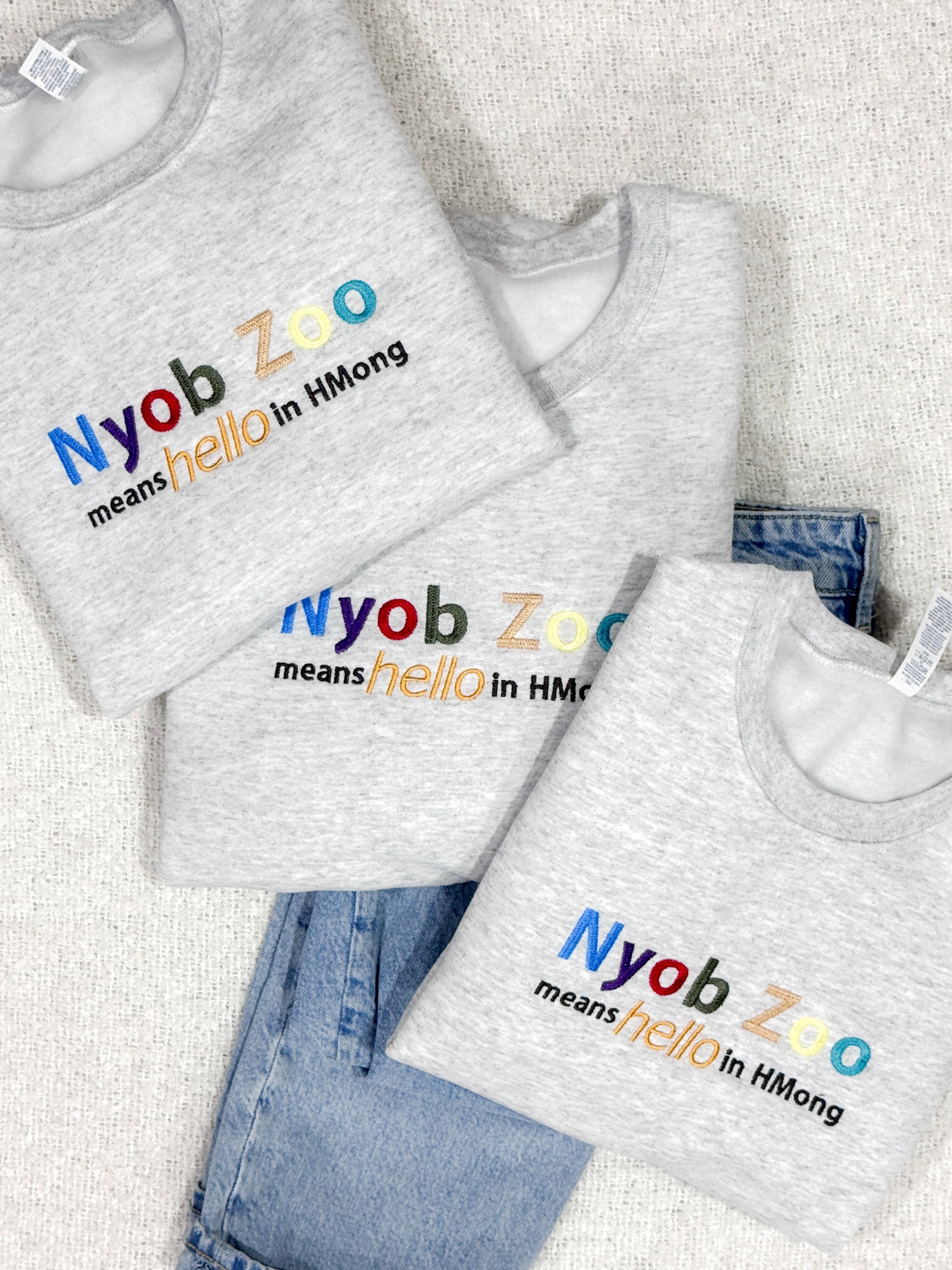 Nyob Zoo Crewneck