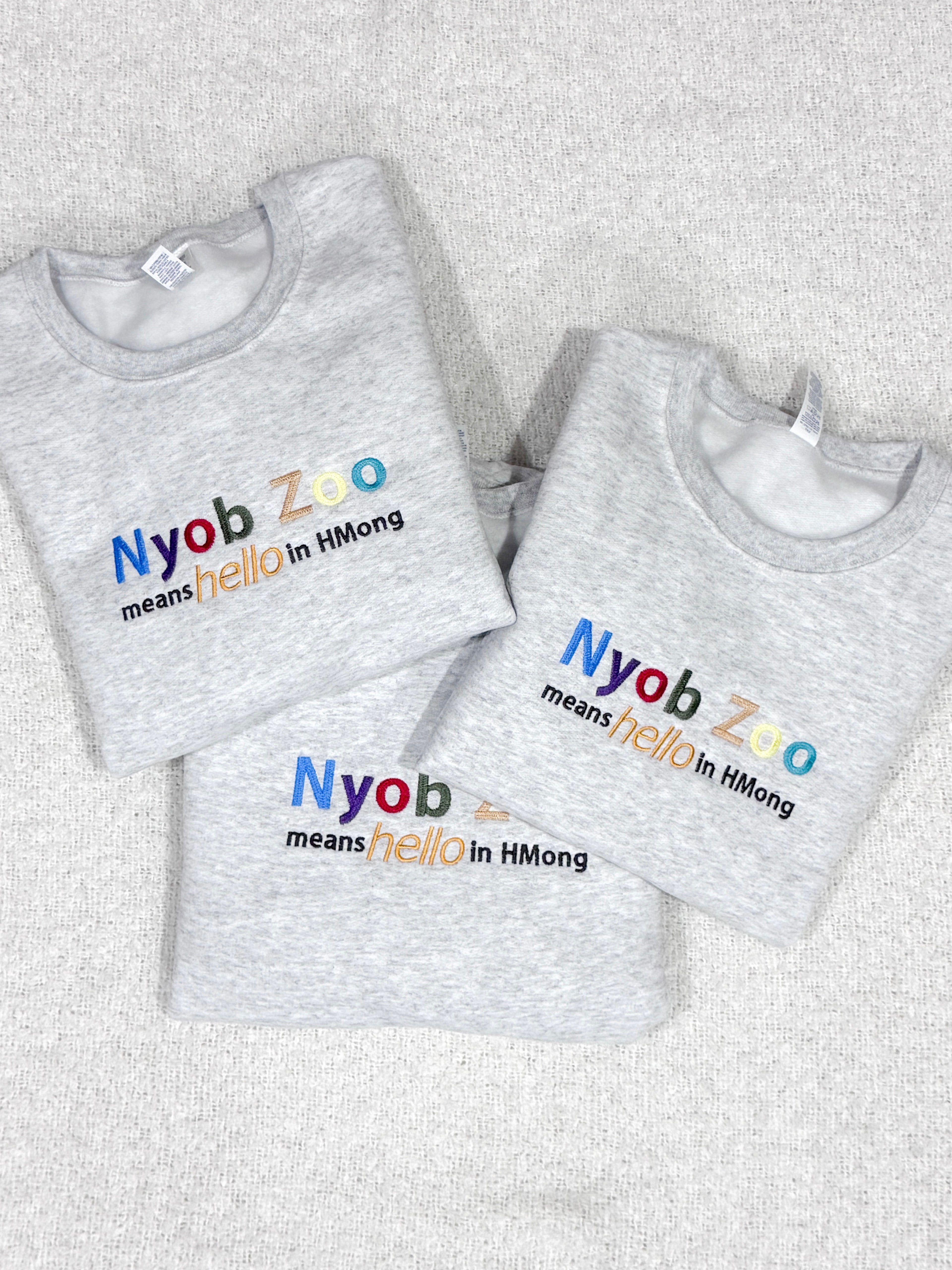 Nyob Zoo Crewneck