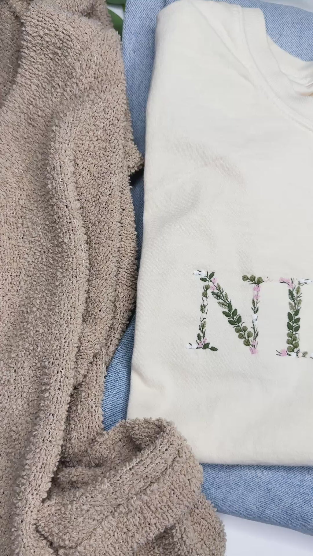 NIAM (mama) Embroidered Floral Tee